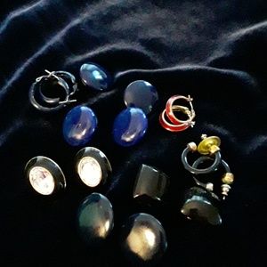 Black and blue buttons, hoops